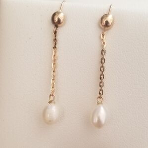 10K Gold Pearl Dangling Earrings